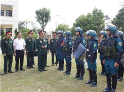 Thiếu tướng Nguyễn Huy Cảnh kiểm tra kết quả thực hiện nhiệm vụ tại Lữ đoàn 409 và Bộ CHQS tỉnh Bắc Giang